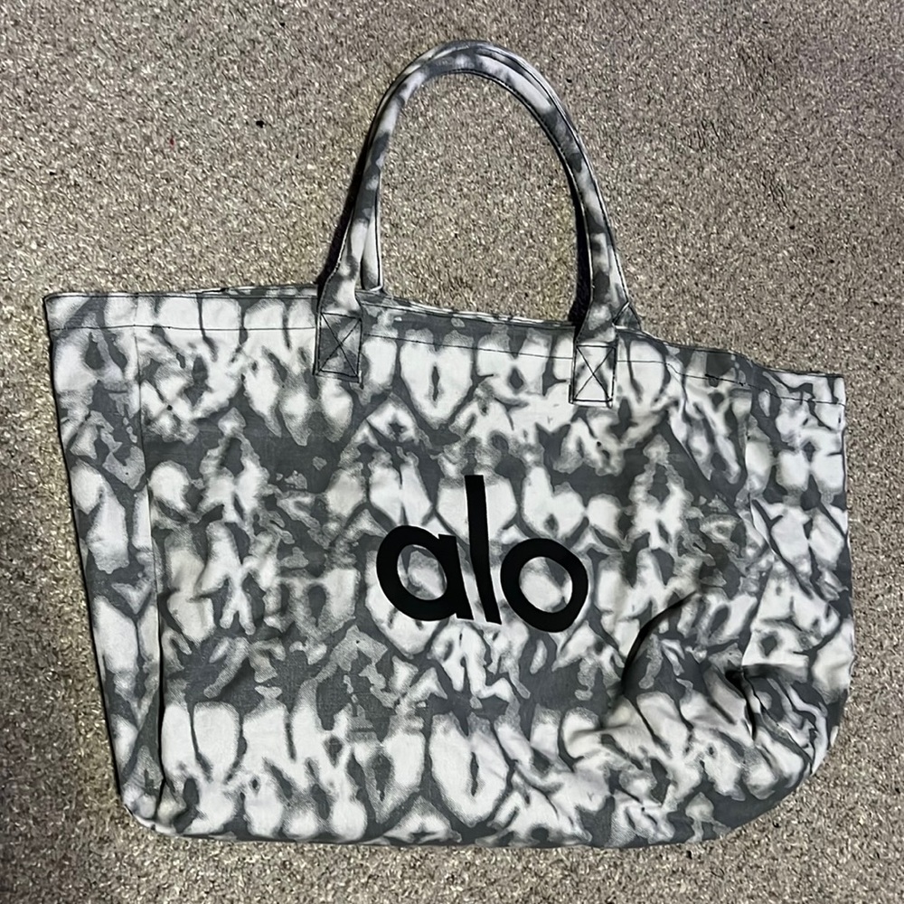 Alo Yoga Tote Bag